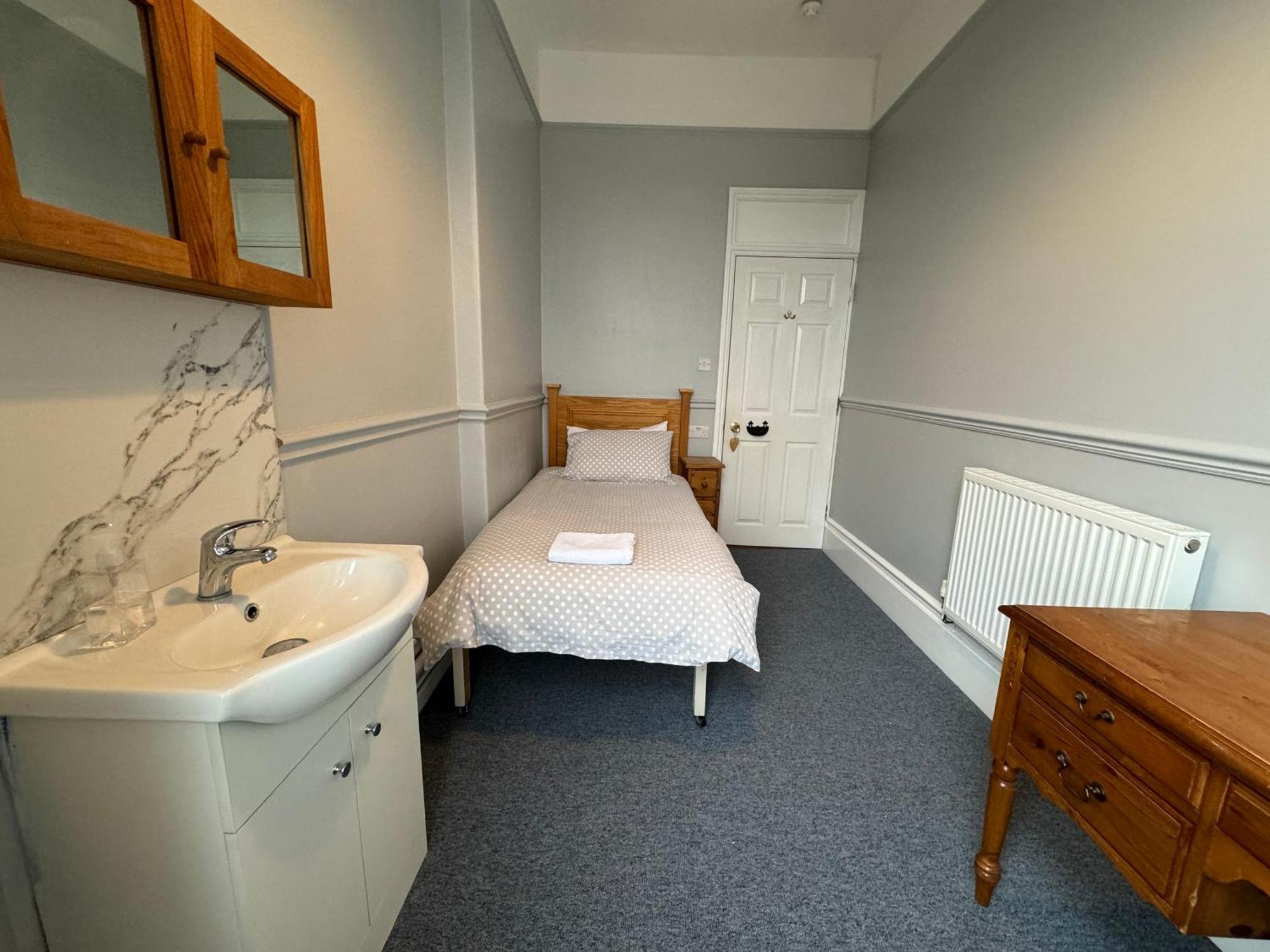 The Elms Guest House Bristol Filton Exterior photo