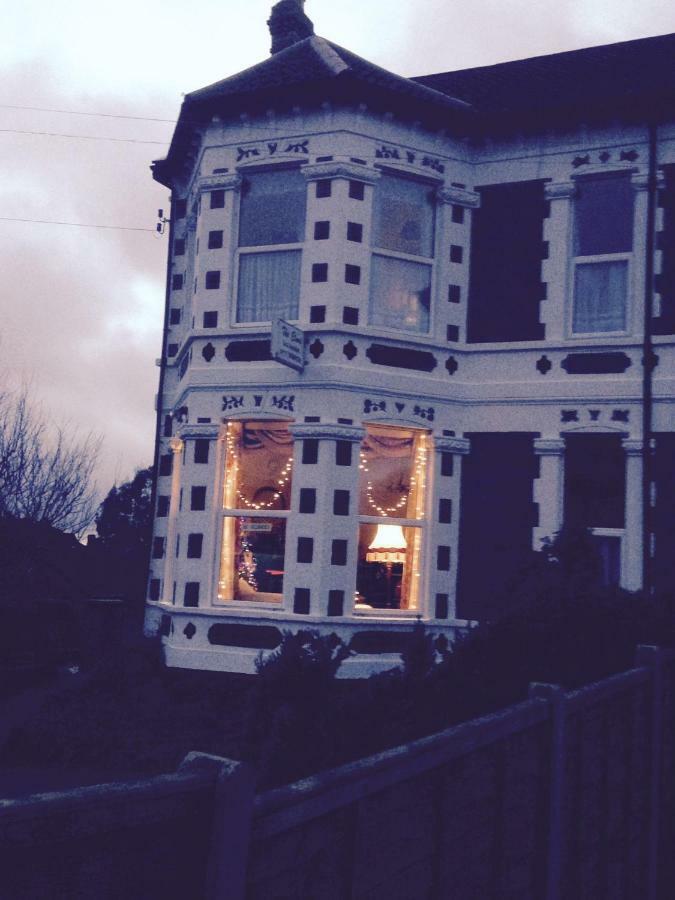 The Elms Guest House Bristol Filton Exterior photo